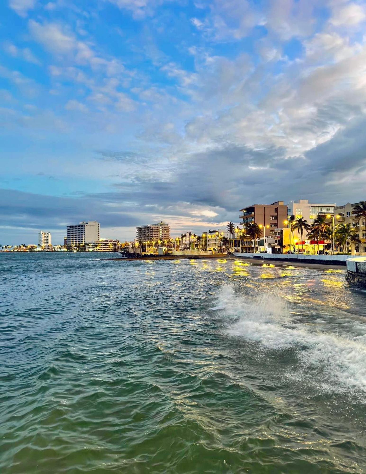 Suites Brisa Marina - Atras De Playa Regatas Y El Malecon, 6 Calles Del Acuario Veracruz Buitenkant foto