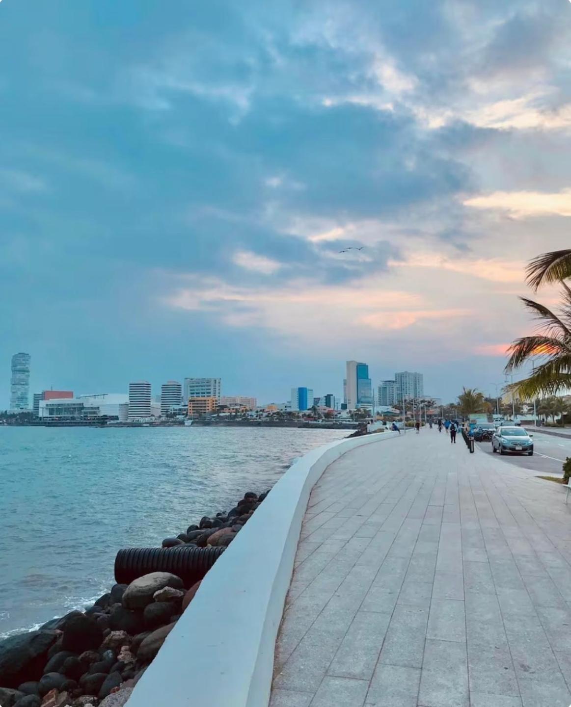 Suites Brisa Marina - Atras De Playa Regatas Y El Malecon, 6 Calles Del Acuario Veracruz Buitenkant foto